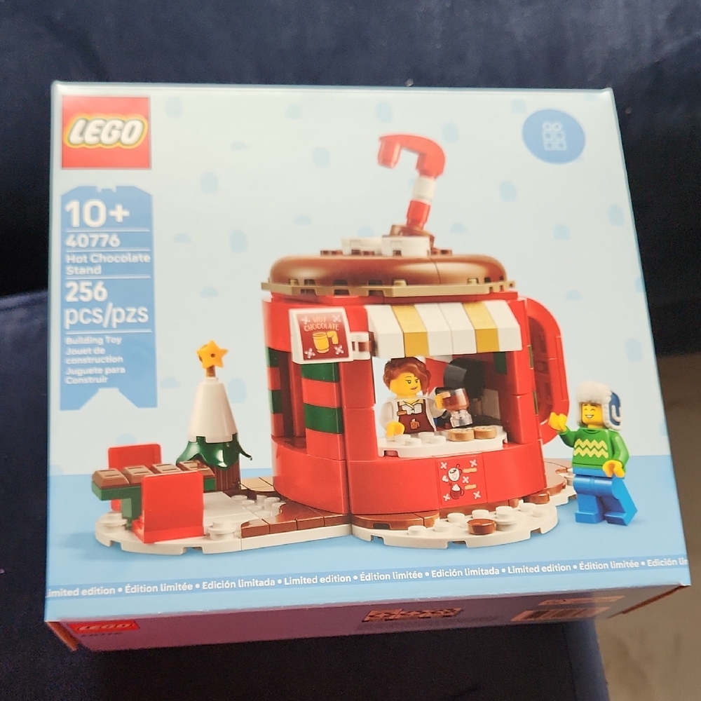 LEGO Holiday Hot Chocolate Stand - Red, Green, and White